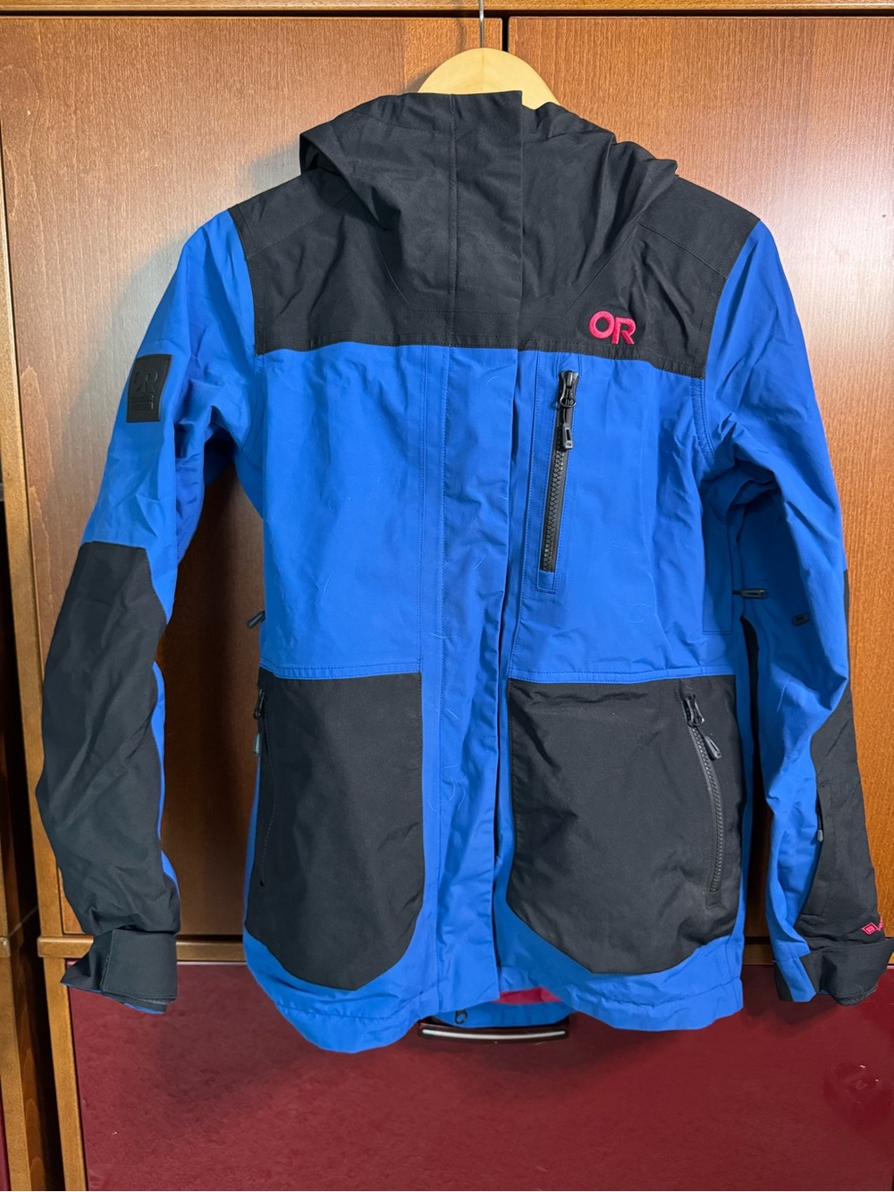 Best jacket ever!! Outdoor Research Blue Mt Baker Storm Waterproof Ski Jacket
